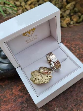 gold wedding ring