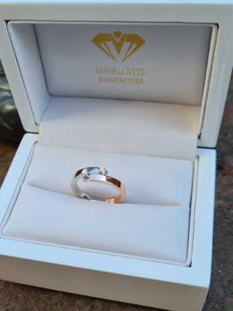 lillas gold ring