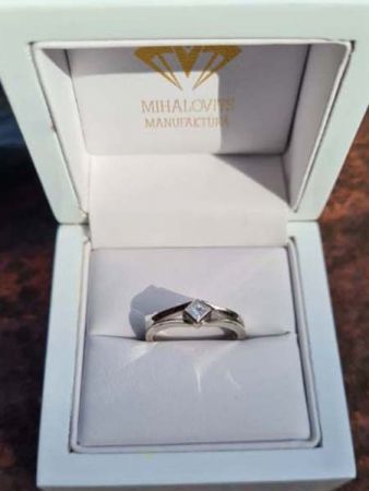 zsuzsannas engagement ring 