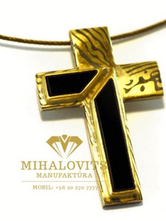 Mokume kereszt onix betettel 